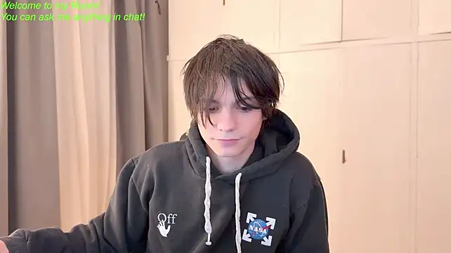 Chat +18 de SasukeUhchiaa ao vivo