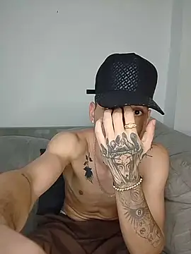 MaxHornyLatin's Live XXX Chat