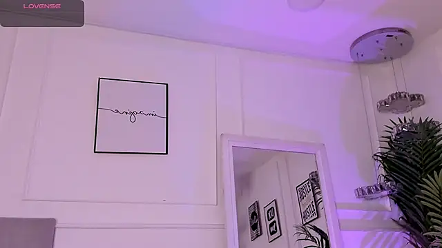 Živý XXX chat AriRobert_