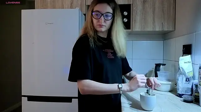 AvelinaSchepp Adlı Modelin Canlı XXX Sohbeti