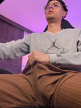 bigryann23's Live XXX Chat