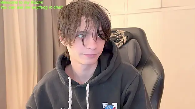 SasukeUhchiaa – Live XXX-chat