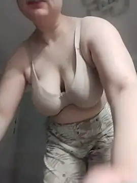 JulieTailor 现场XXX聊天