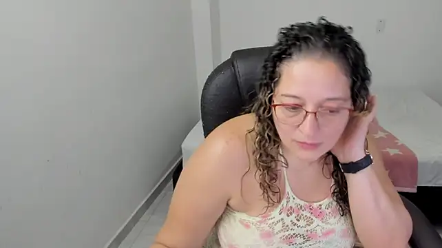 alejandra_milf_'s Live XXX Chat