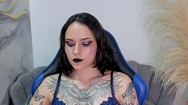AnnyThompson_ élő XXX-chatje
