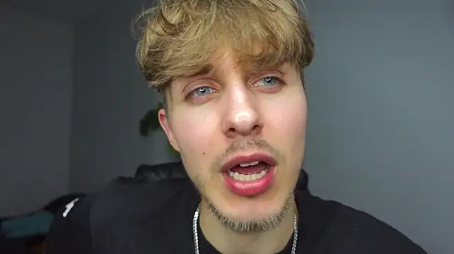 XXX chat uživo modela Damien_Dallas