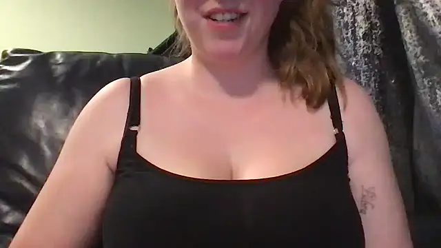 DaisyDarlingXO 网络视讯表演