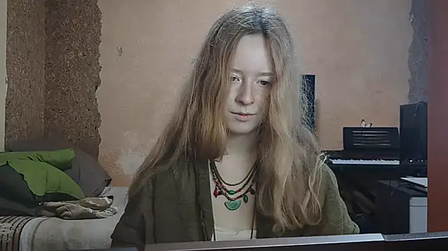 Chat +18 de KateVibe_01 ao vivo