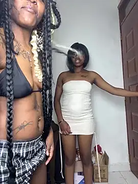 Chat +18 de midnightdoll1 ao vivo