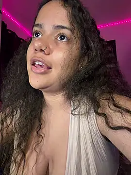 Živý XXX chat saharariderr