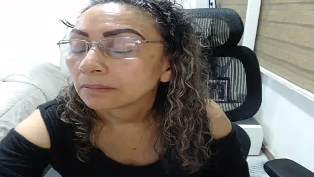 jesy_hot Chat XXX live