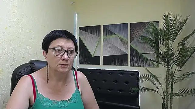 EmilyL0ve Live XXX Chat
