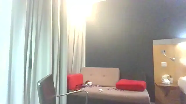 RobbyBigBobby: вебкам-шоу