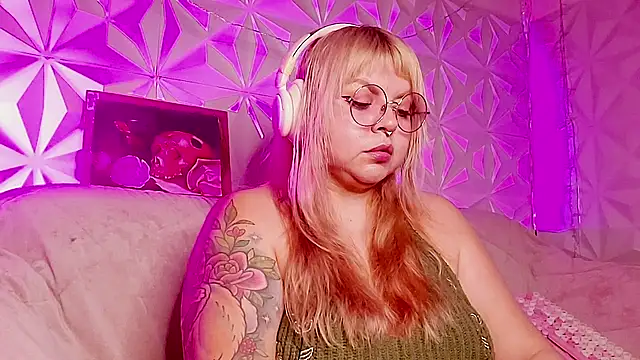 Chat XXX en directo de Satyn_doll