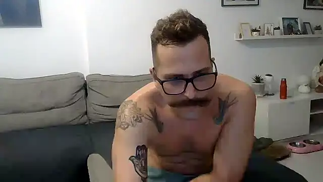 XXX chat uživo modela yanick931