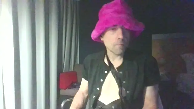 RobbyBigBobby Show in webcam