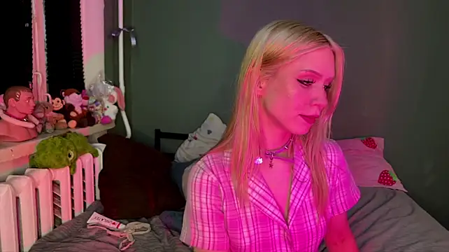 sexy_cute18 Adlı Modelin Canlı XXX Sohbeti