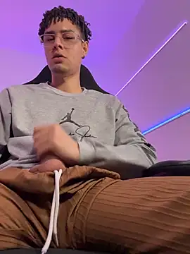bigryann23's Live XXX Chat