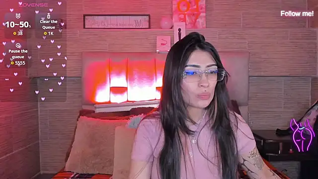 mia_devine_ 即時 XXX 聊天