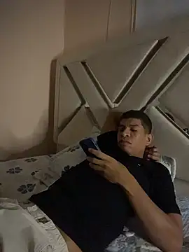 Toptony22's Live XXX Chat