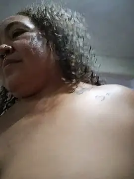 XXX chat uživo modela CurvyHeat