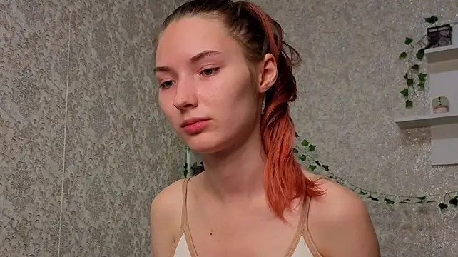 _kikiclark__ Adlı Modelin Canlı XXX Sohbeti
