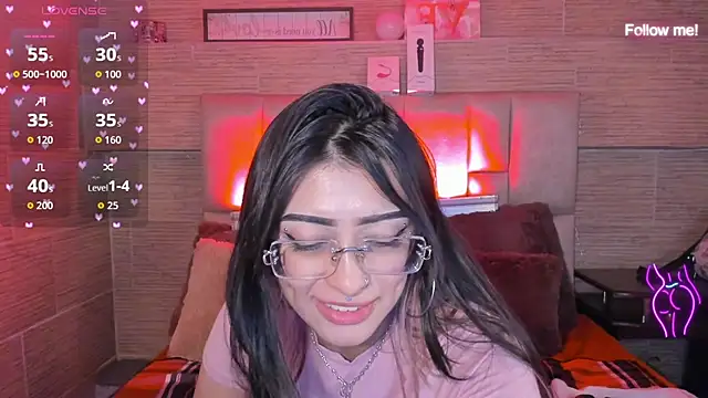 Czat XXX na żywo – mia_devine_