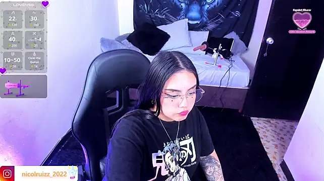 Chat +18 de Nicolle_Ruizz ao vivo