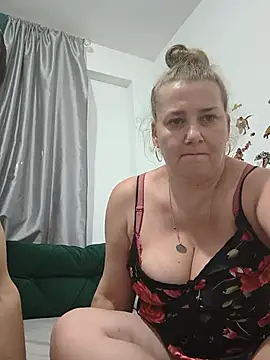 JuliaBestX live XXX chat