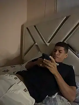 צ'אט XXX בשידור חי של Toptony22