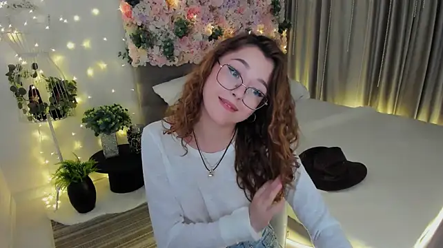 SereneFlame Chat XXX live