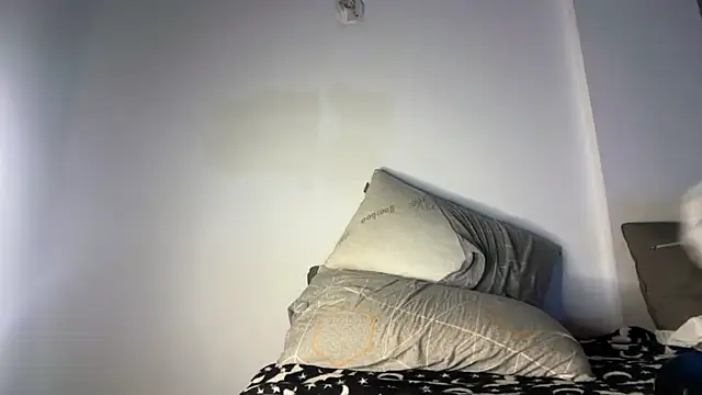 PrettyGirlMercedes' Live XXX Chat