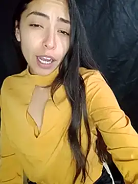 CasiTuya live XXX chat