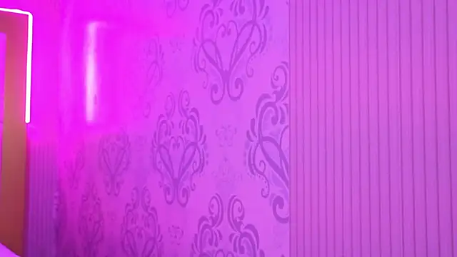 Kendall_curvesのライブXXXチャット