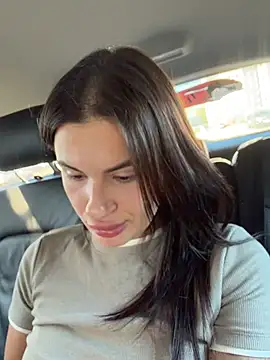 MiraReach live XXX chat