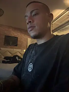 AlphaMasterXxx 라이브 XXX 채팅