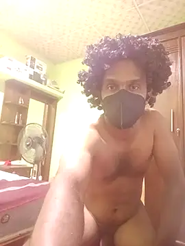 הופעת וובקאם של hotblack7