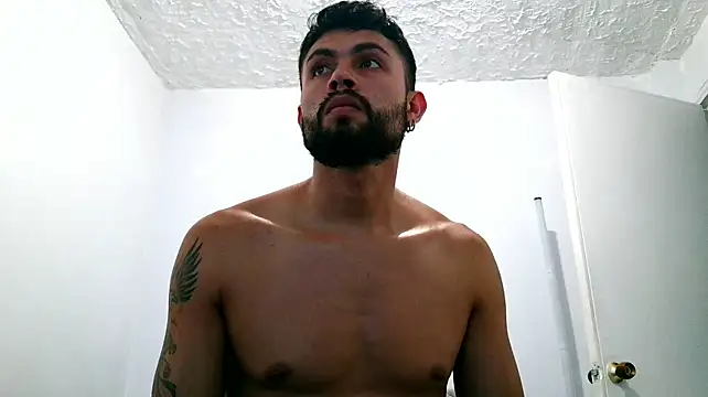 Show modela davgostoso na web-kameri