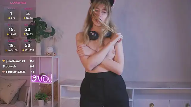 JanitaPhurrough's Live XXX Chat