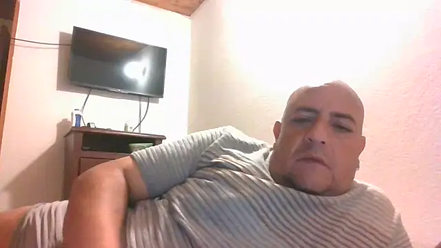 Sr_JakoXXXX: διαδικτυακό σόου στην κάμερα