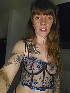 Chat XXX ao vivo de EmilieEdelana