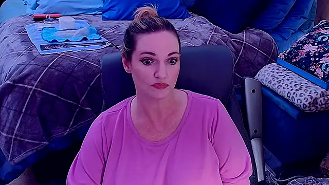 แชท XXX สดของ ninajaymes