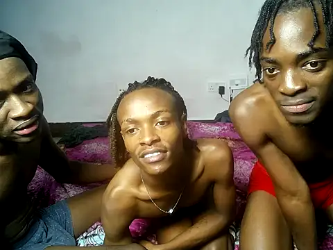 threemanias Show in webcam