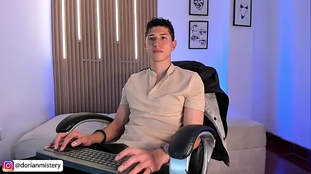 Dorianmistery2322_'s Webcam Show