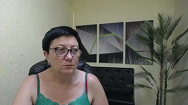 צ'אט XXX בשידור חי של EmilyL0ve