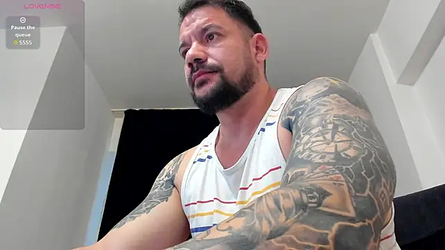 musclemonster31 在線直播表演