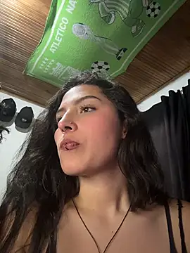 Aurora_fox00 Show in webcam