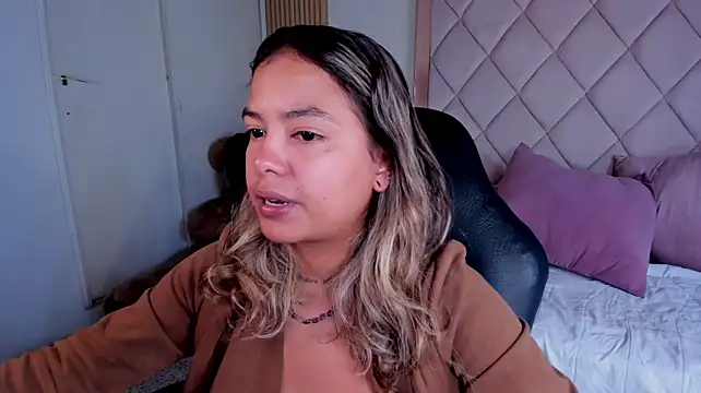 dulce_lyraa1's Live XXX Chat