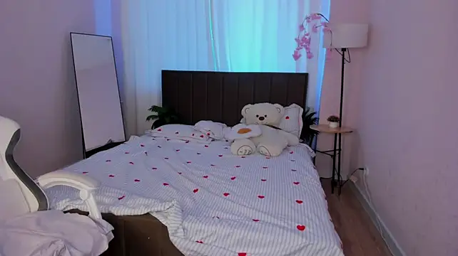 LiliTiny élő XXX-chatje
