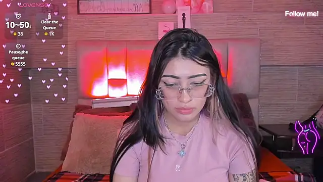 Chat XXX en directo de mia_devine_